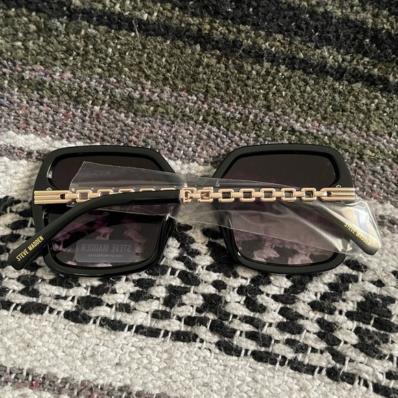 STEVE MADDEN
63mm Irene Square Sunglasses - Picture 5 of 6